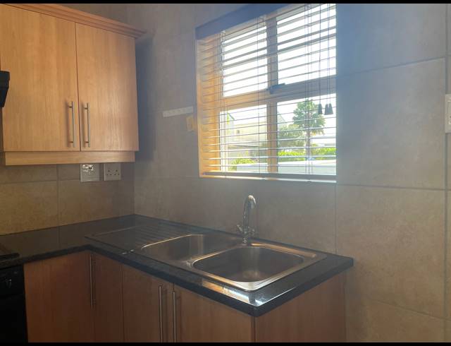 3 BEDROOM FREESTANDING FOR SALE IN LAGUNA SANDS
